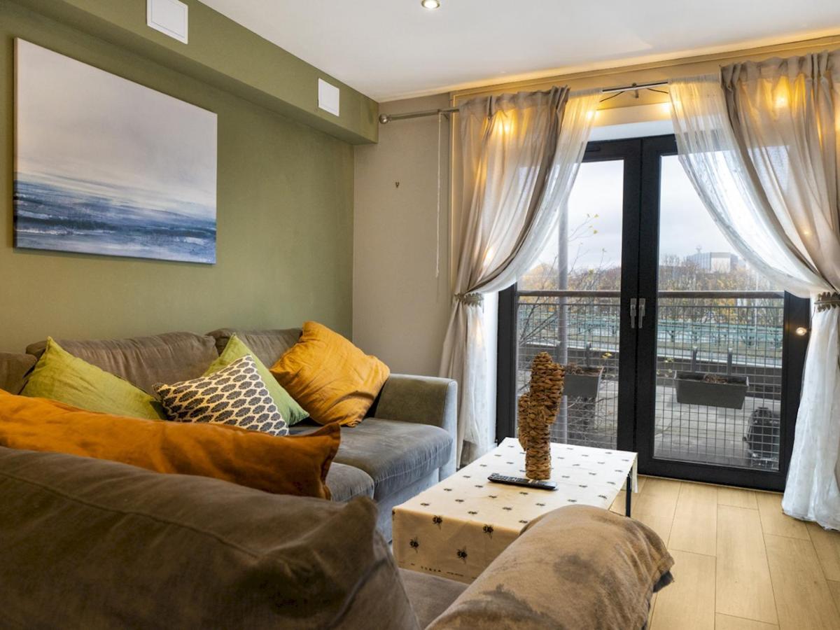 Apartment Pass The Keys Stunning 2br W Balcony Views Centre *