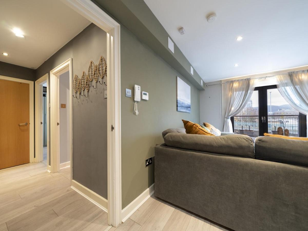 Pass The Keys Stunning 2br W Balcony Views Centre